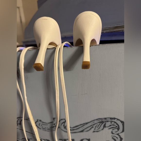 White Lace-Up Strappy Stiletto Heels Sandals Size‎ 8 Square Toe - Picture 3 of 6